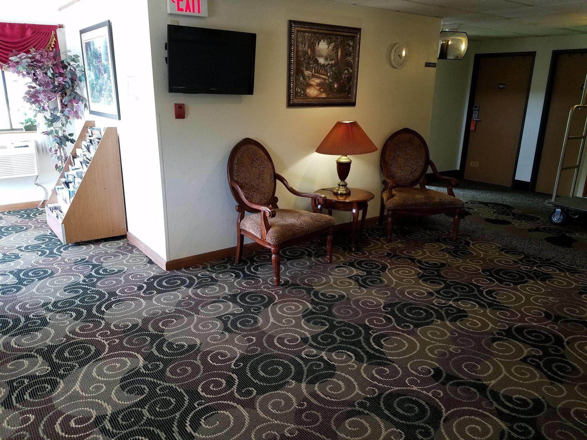 Hotel Auburn Inn