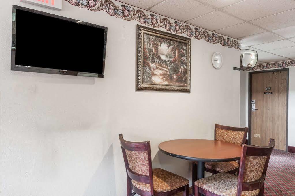 Hotel Auburn Inn 2*