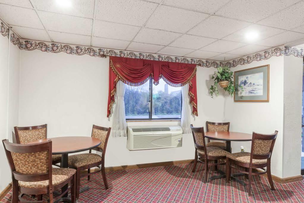 Hotel Auburn Inn